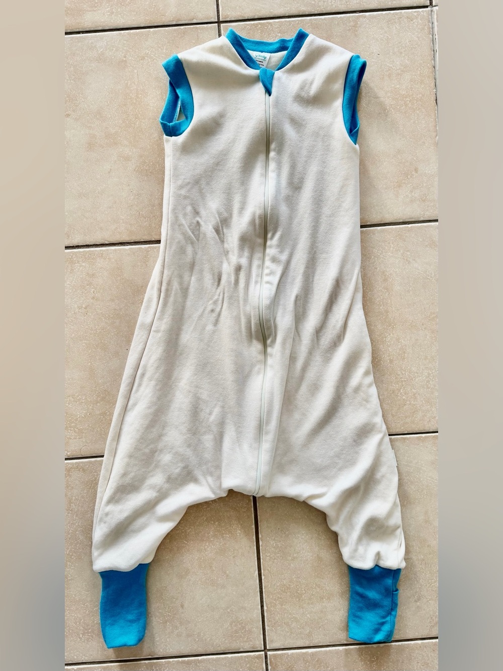 Brand new Baby in Merino 100% merino wool sleep sack with feet size 2-4T